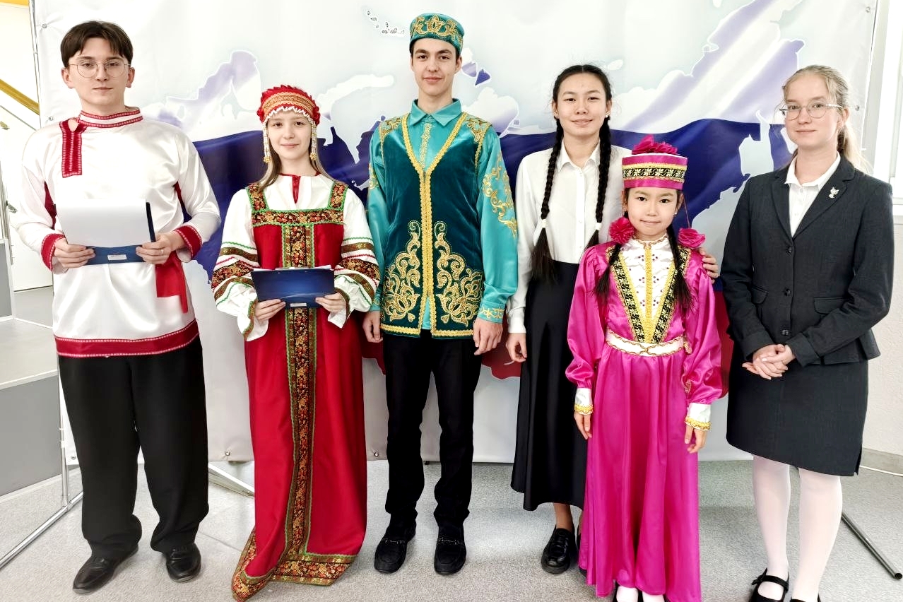 В школах Иванова прошли мероприятия, посвященные старту Года единства народов России.