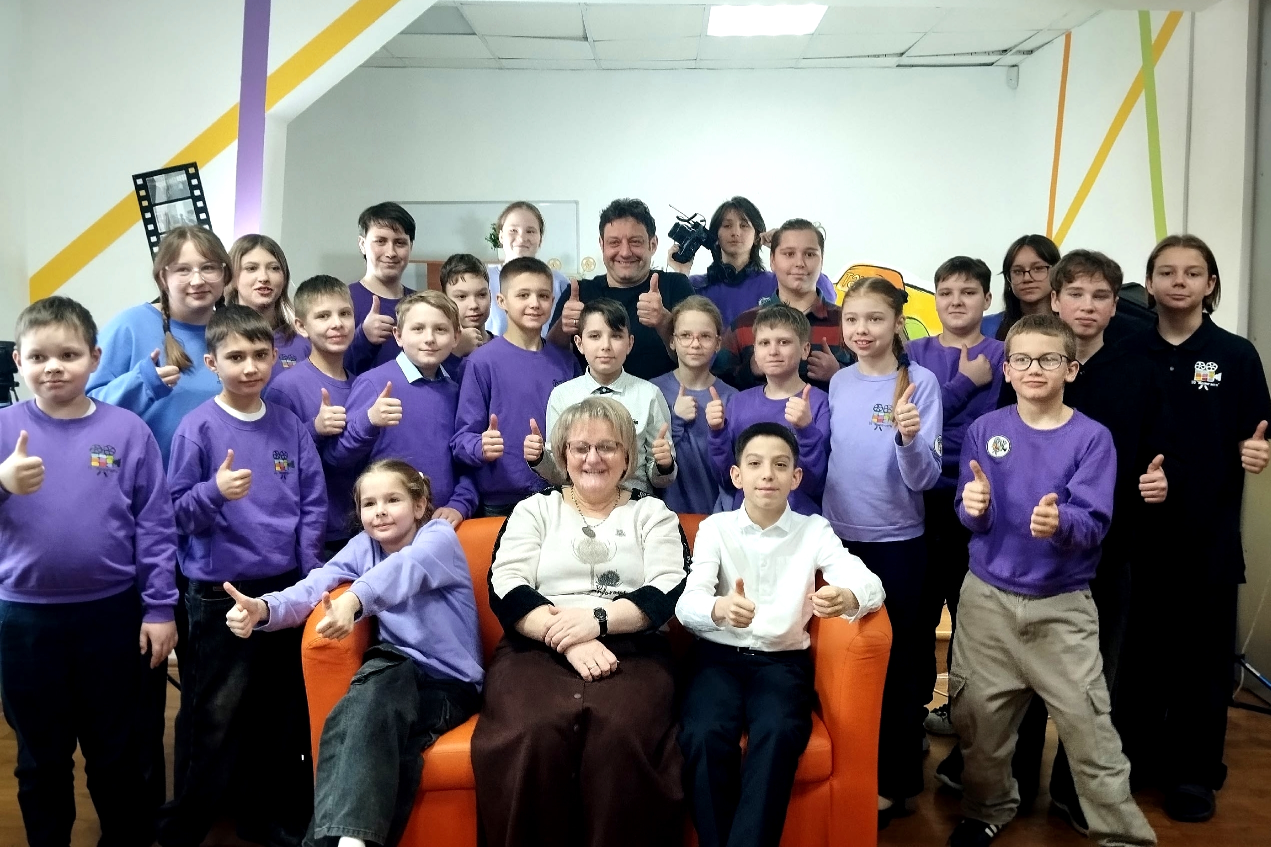 Юные журналисты ивановского молодежного центра взяли интервью у известного актёра.