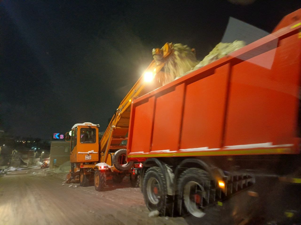 В ночь с 8 на 9 февраля в работах по уборке дорог города Иванова были задействованы 48 единиц спецтехники.