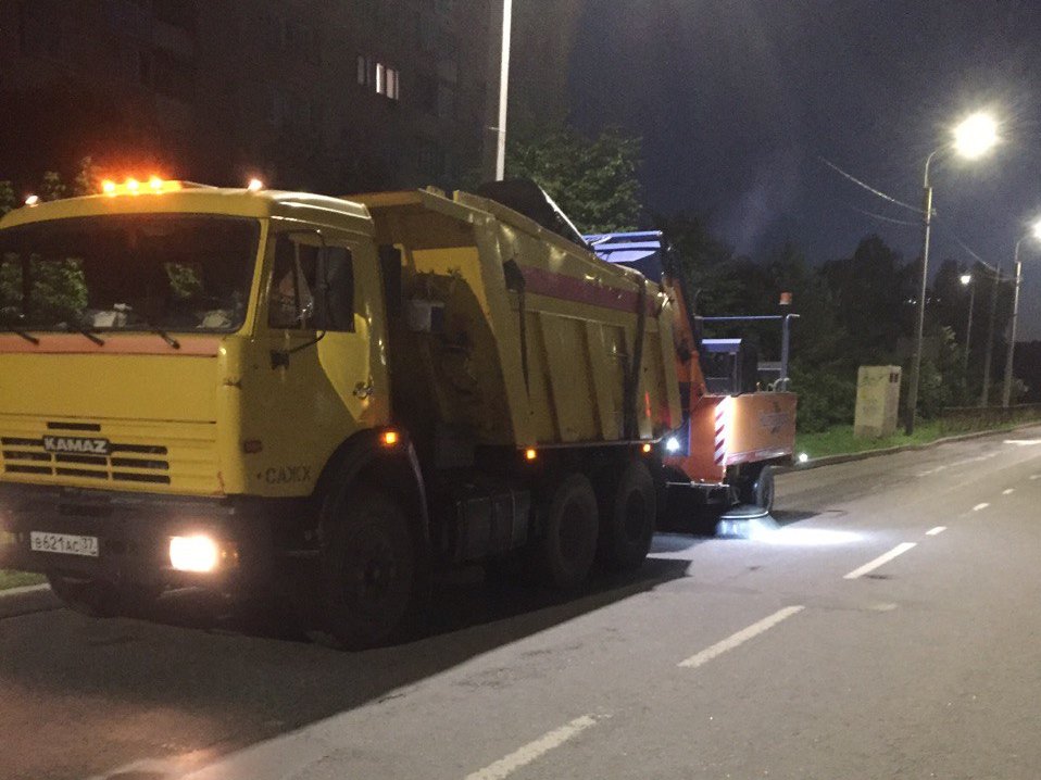 В ночь с 23 на 24 июня в работах по уборке города были задействованы 13 единиц спецтехники.