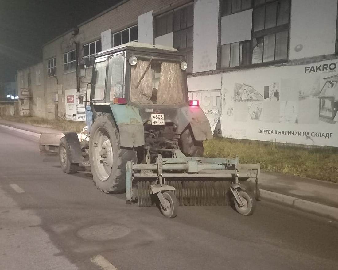 В ночь с 8 на 9 ноября в работах по уборке дорог города Иванова были задействованы 18 единиц спецтехники.
