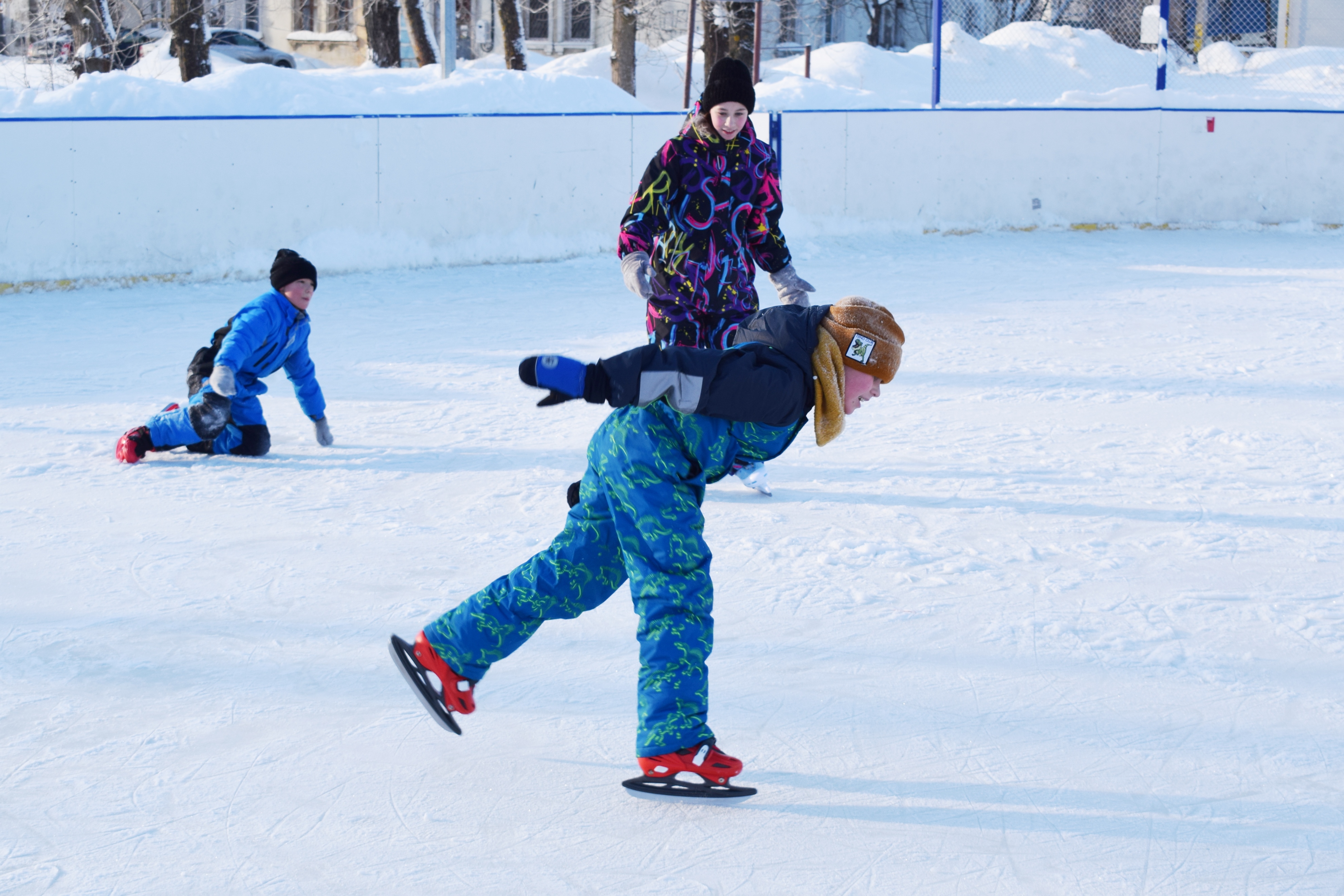 Покататься на коньках в областном центре можно на 17 ледовых площадках.