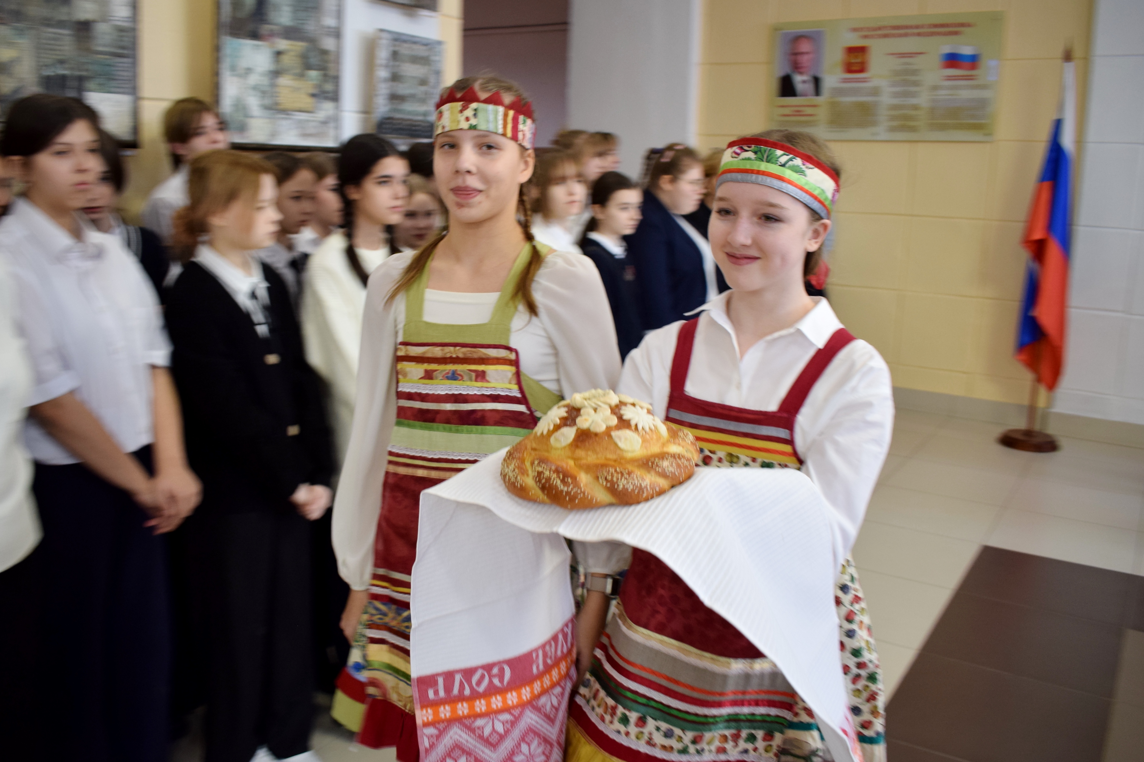 В гимназии №30 прошел праздник русской кухни.