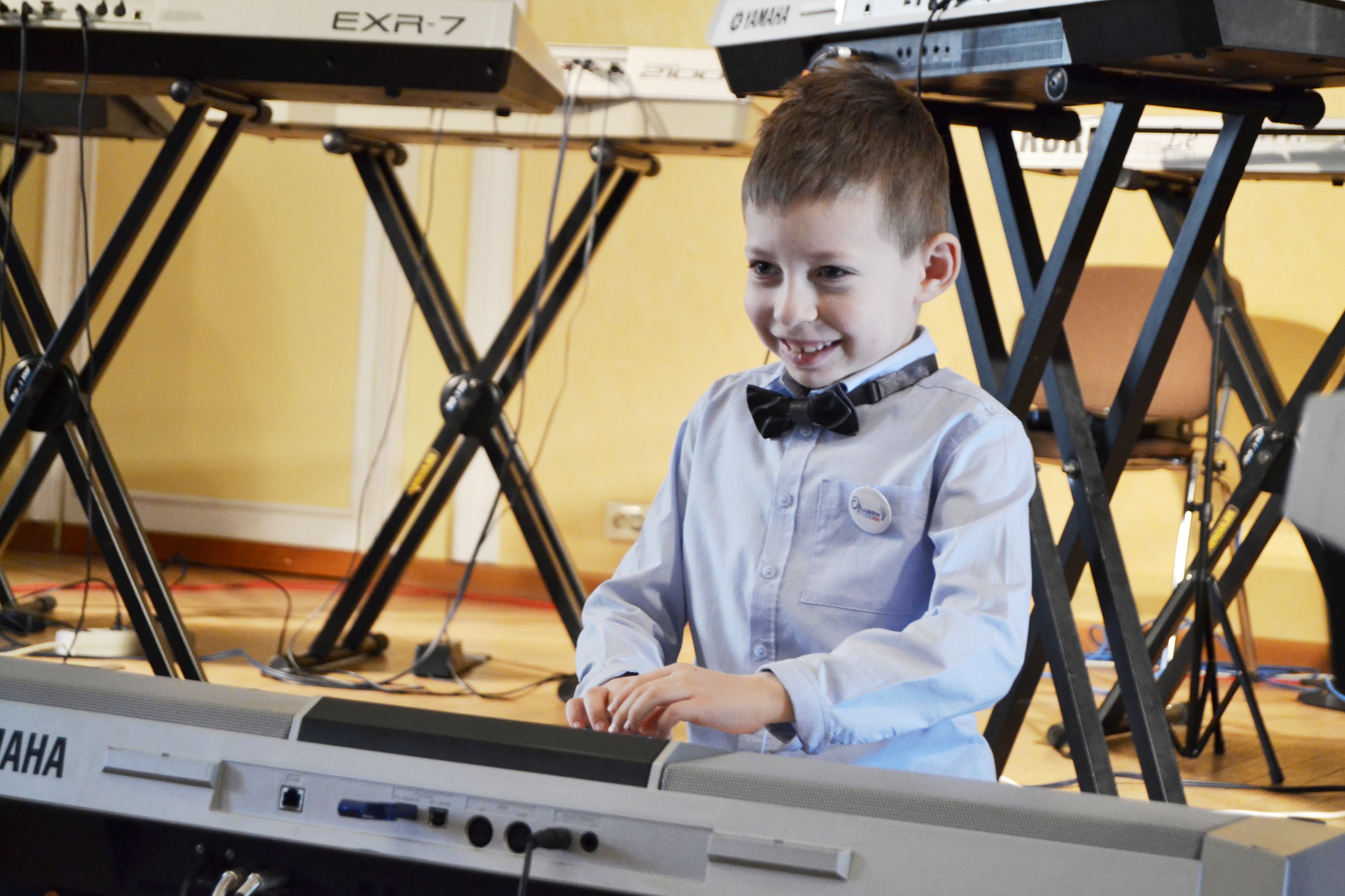 Юные музыканты Иванова и Ярославля выступили на совместном концерте электронно-клавишной музыки.