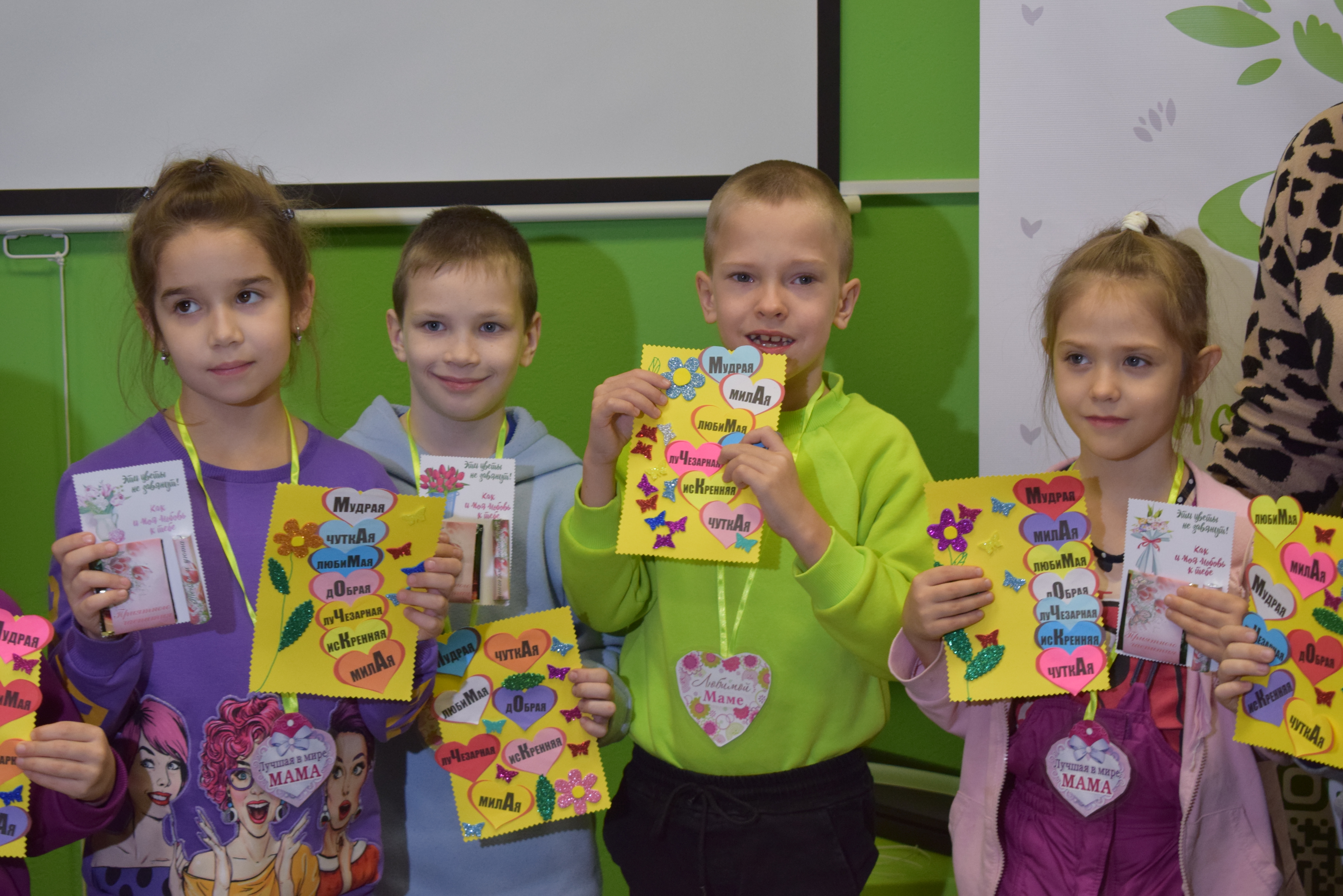 В Иванове малыши готовят подарки к Дню матери.