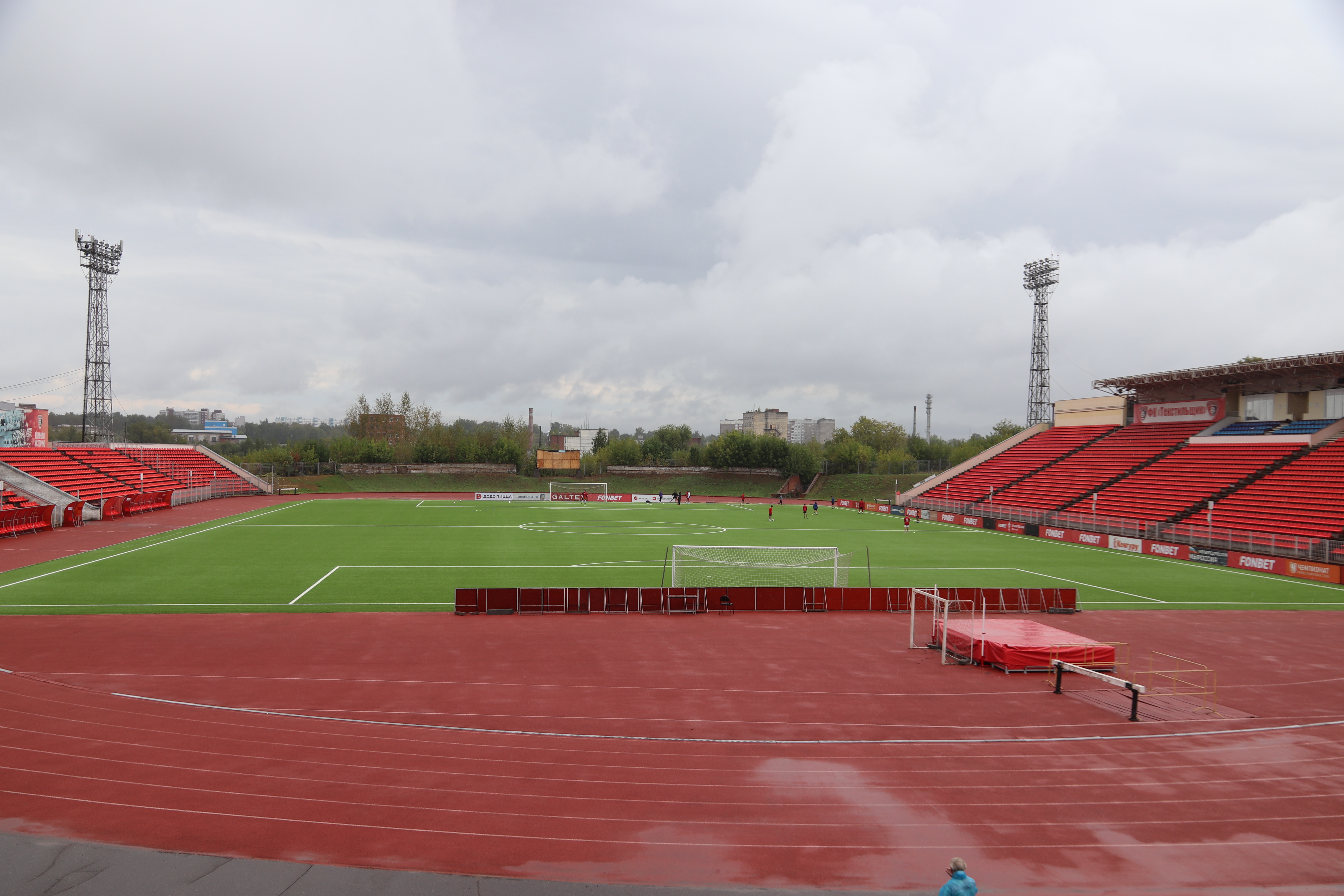 Продолжается обновление спортивного комплекса «Текстильщик».