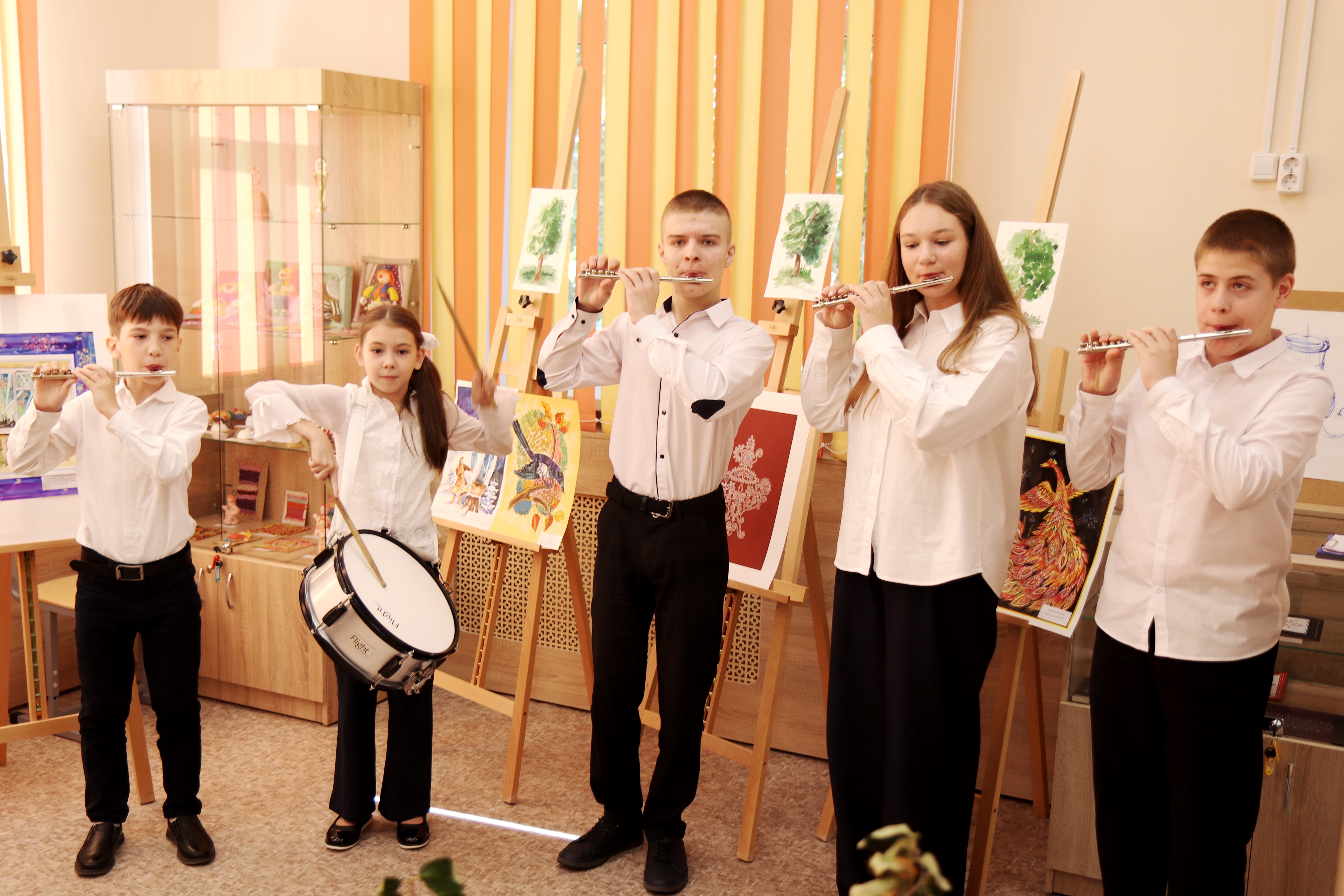В детской школе искусств появился хор пикколистов.