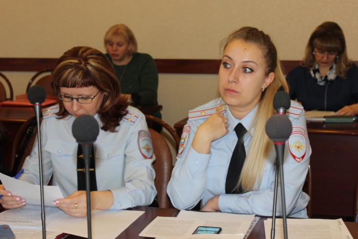 В мэрии состоялось заседание комиссии по делам несовершеннолетних и защите их прав по Фрунзенскому району города Иванова.