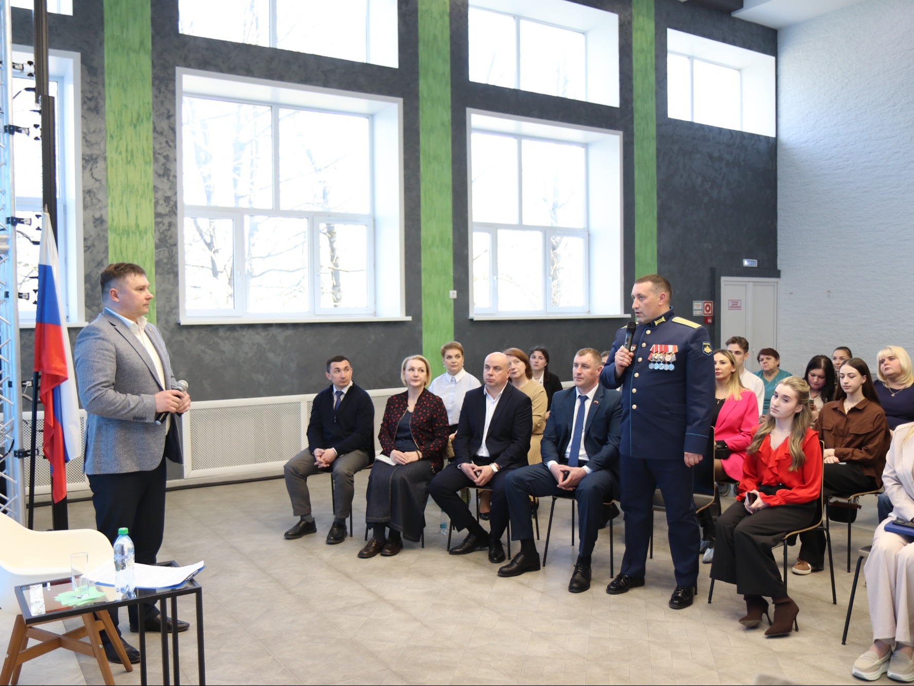 Глава города обсудил с общественностью проекты благоустройства.