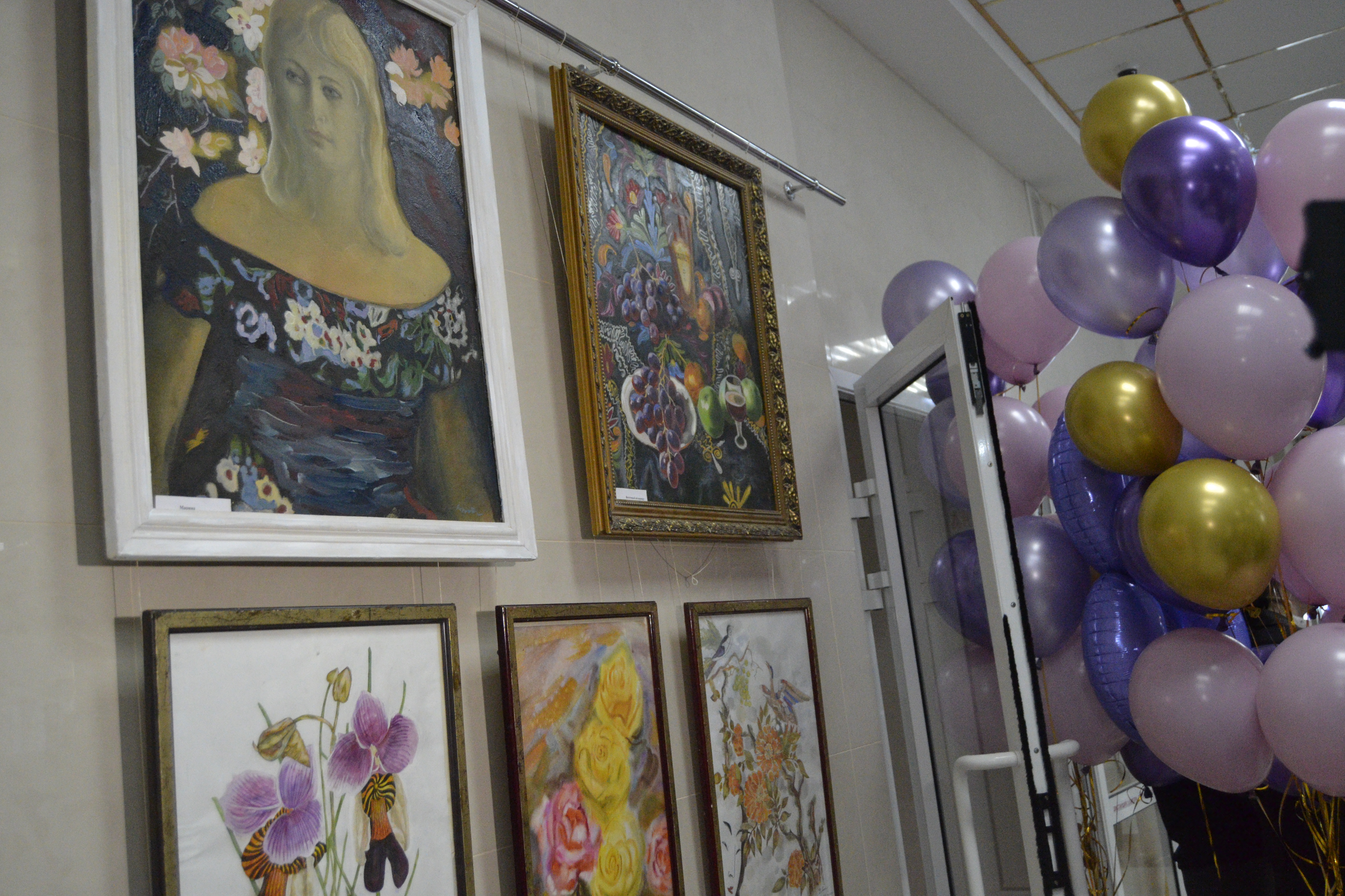 В мэрии презентовали выставку Владимира Котина.