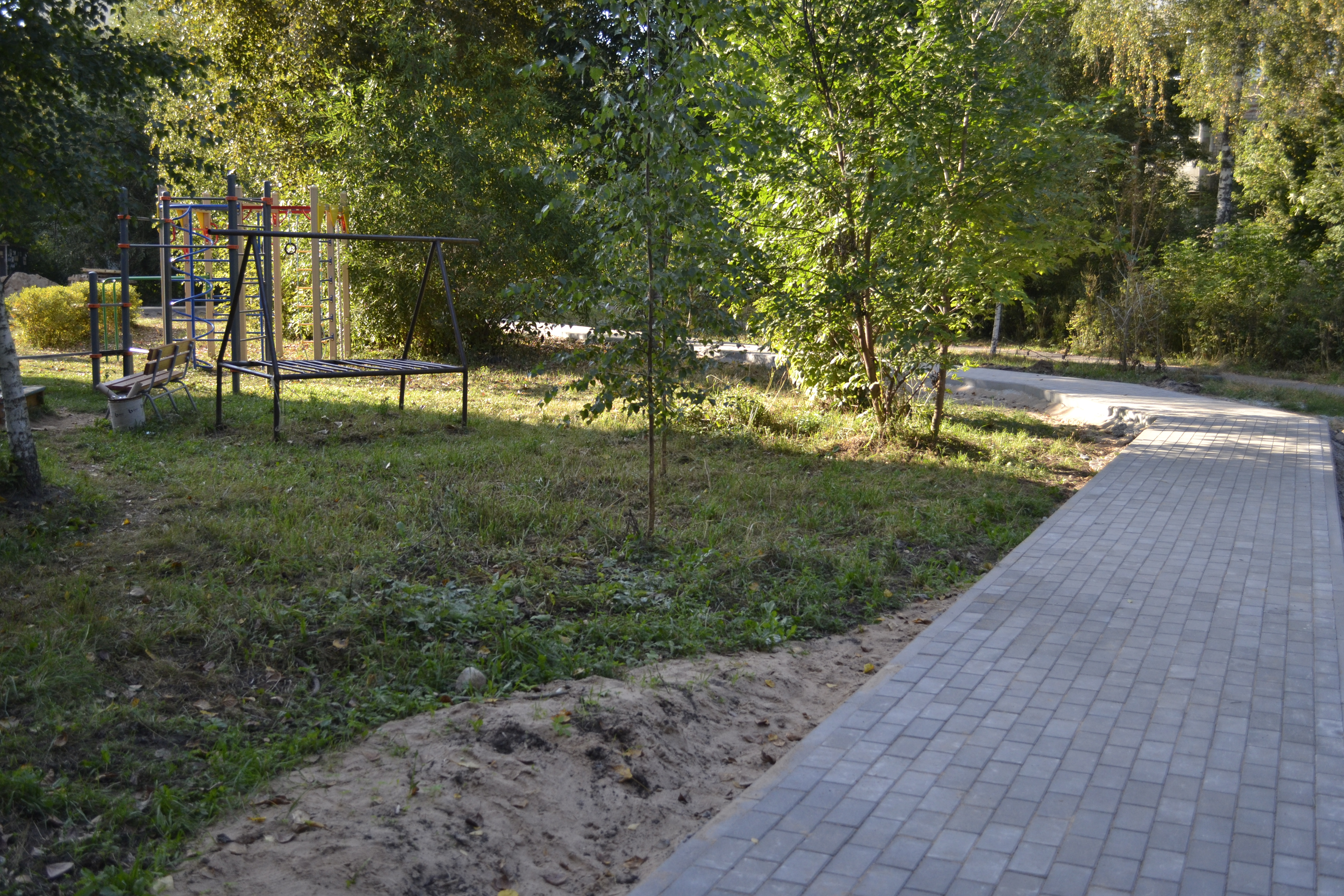 На улице Ташкентская строят карманный парк «Листок».