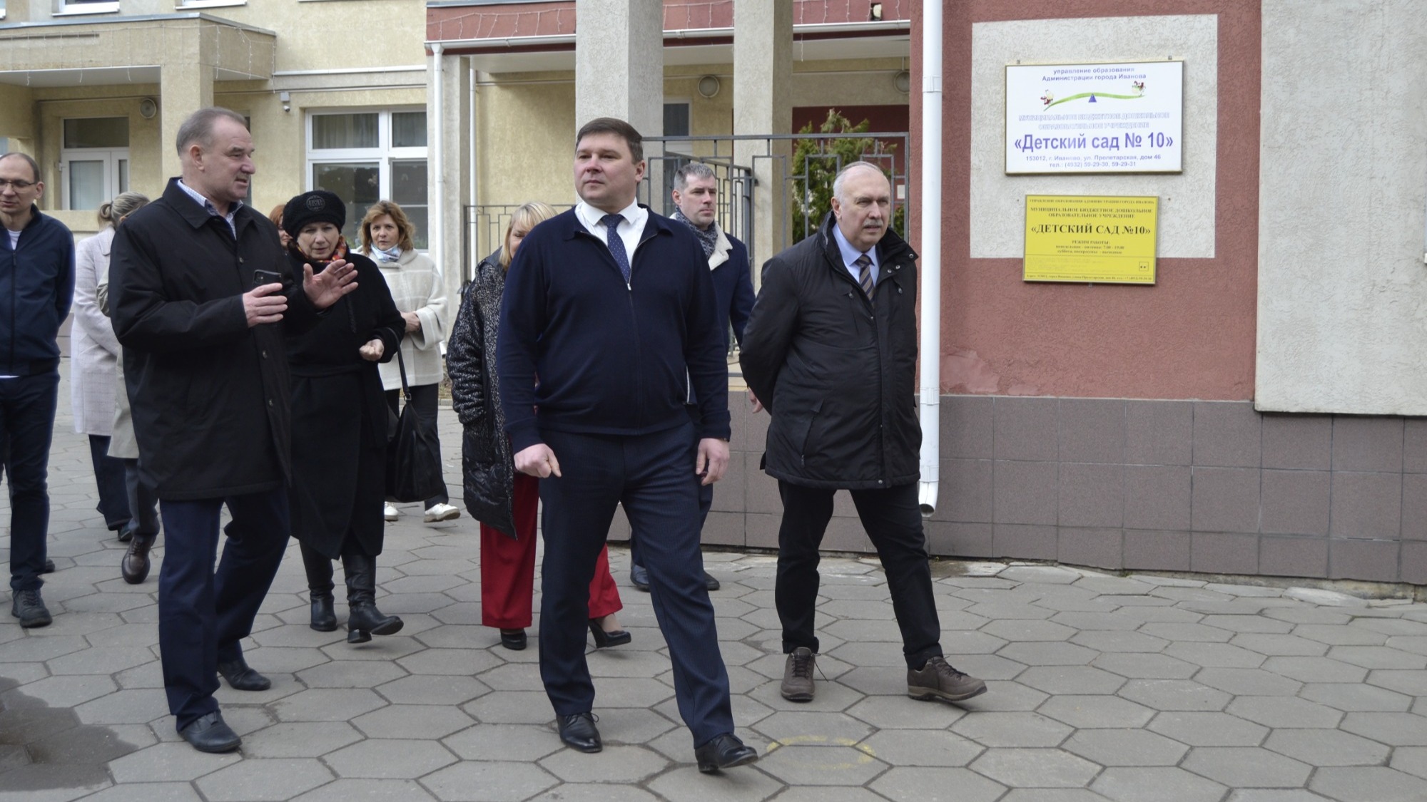 Глава города Иванова Максим Комиссаров посетил социальные учреждения.