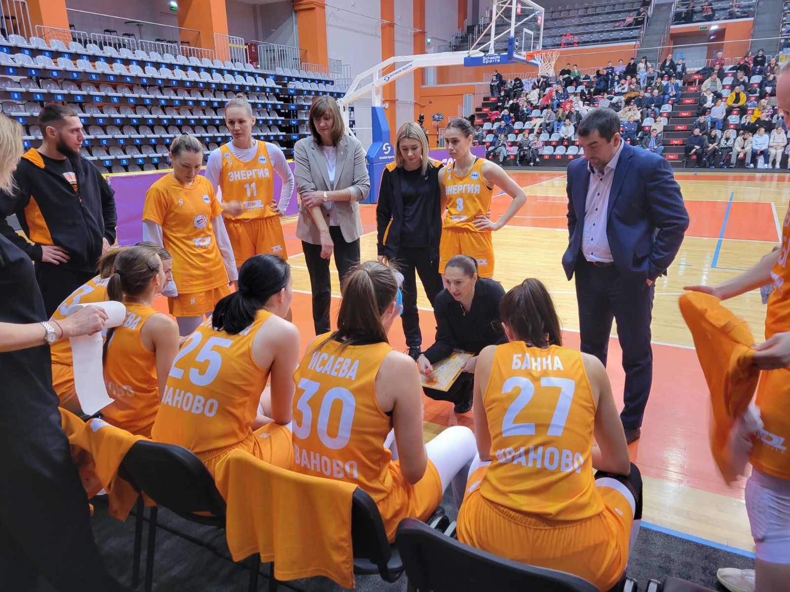 Баскетбольная команда «Энергия» проведет первый матч в новом году.