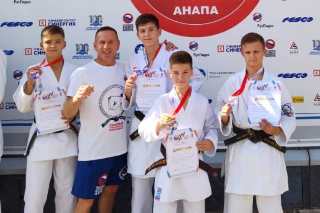 Ивановские спортсмены успешно выступили на соревнованиях по всестилевому каратэ.