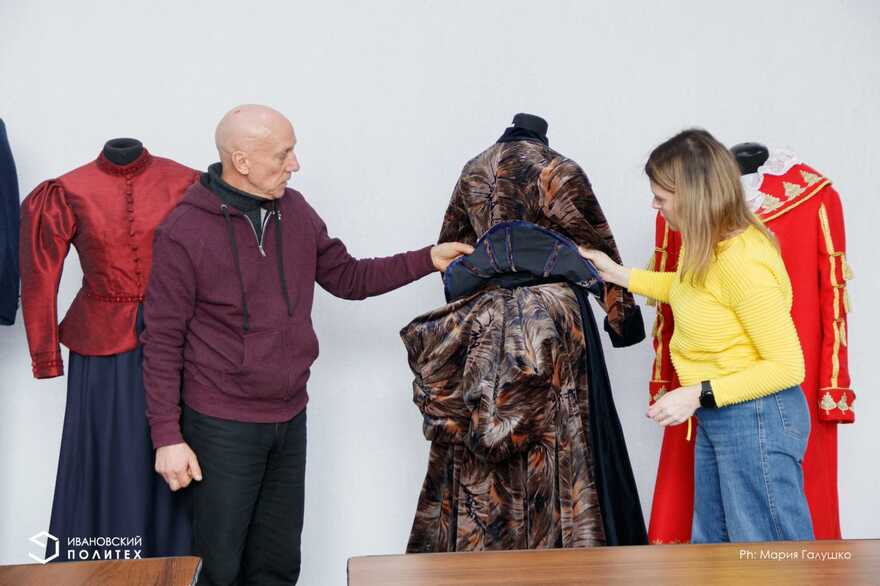 Ивановские ученые восстановили платье Екатерины II.