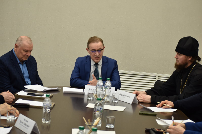 Заседание Совета при губернаторе Ивановской области по межнациональным отношениям прошло в Ивановском доме национальностей.
