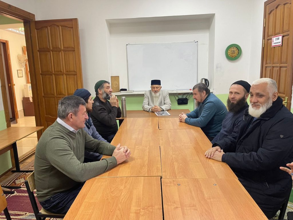 В Ивановской Соборной мечети состоялась встреча председателей и имамов региональных мусульманских общин и руководства ДУМ Ивановской области.