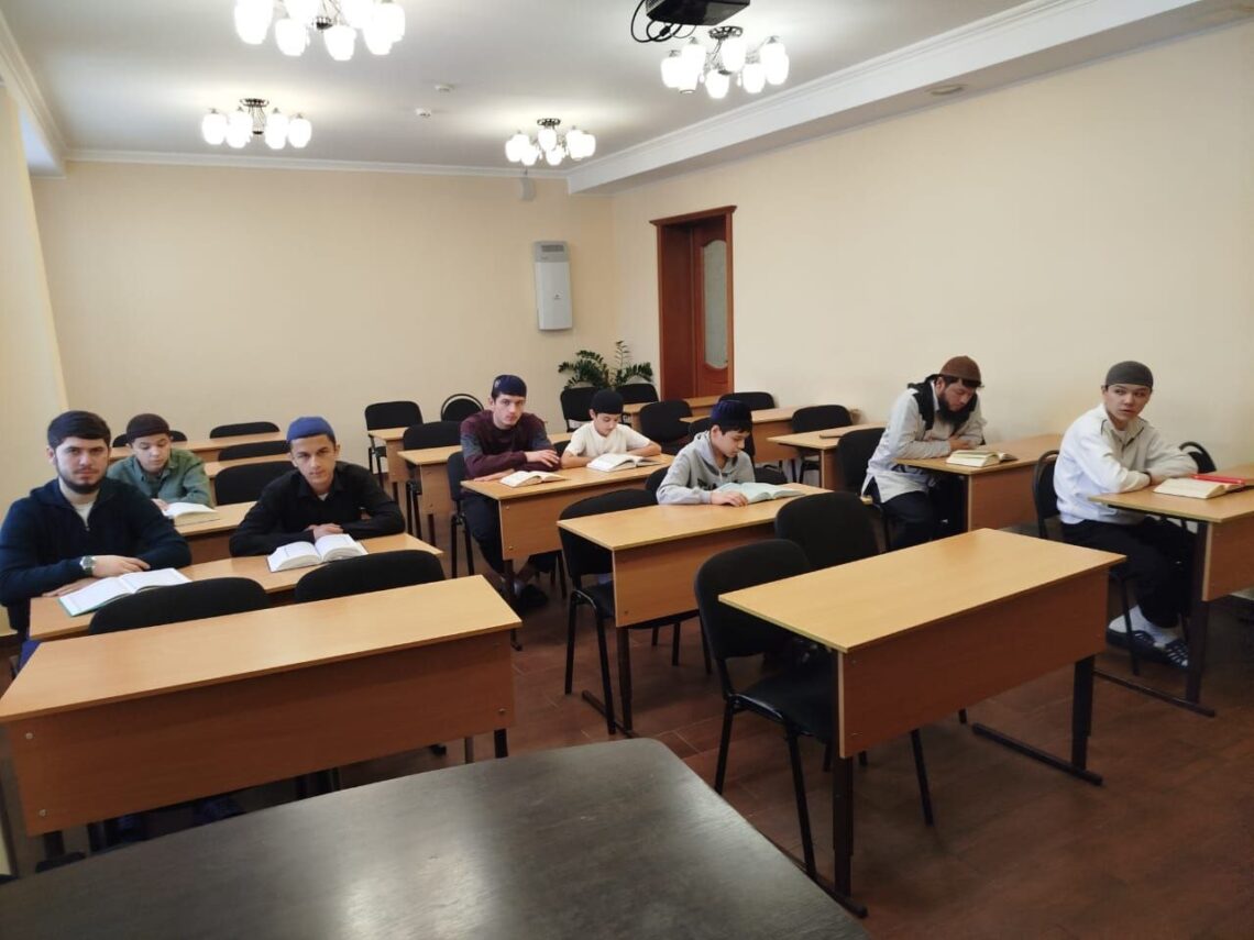 Четверо чтецов Корана из Ивановской области стали дипломированными хафизами.