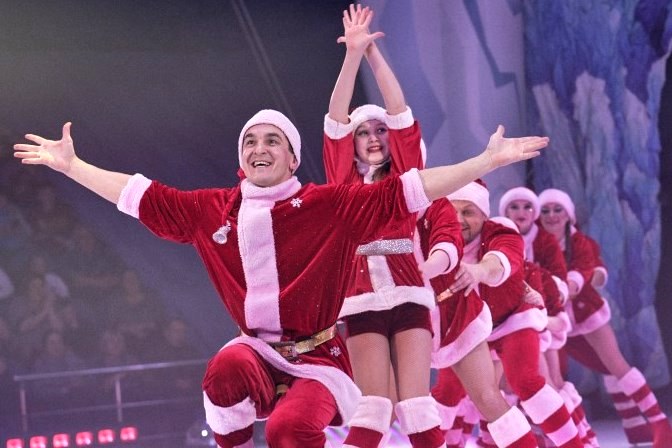 Цирковые артисты поздравили ивановских ребят с наступающим Новым годом.