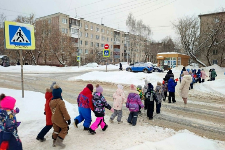 В детских садах областного центра прошла акция "Внимание-дети!".