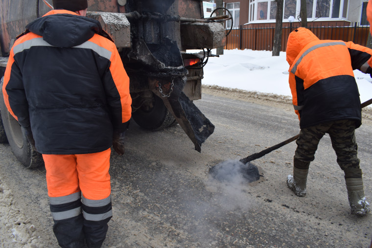 Ямочный ремонт дорог запланирован на улицах Наговицыной-Икрянистовой и Суздальская.