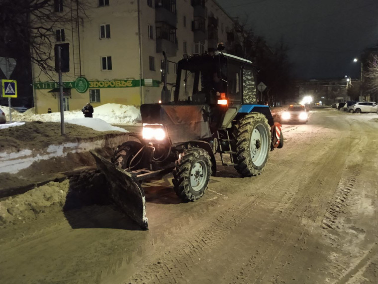 В ночь с 29 февраля на 1 марта в работах по уборке дорог города Иванова были задействованы 70 единиц спецтехники.