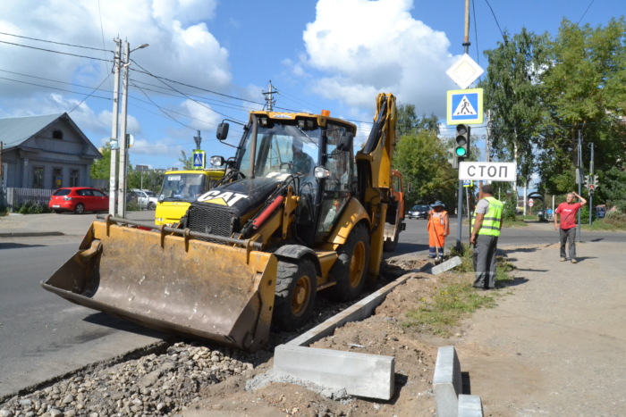 Продолжается ремонт дороги в Авдотьино.