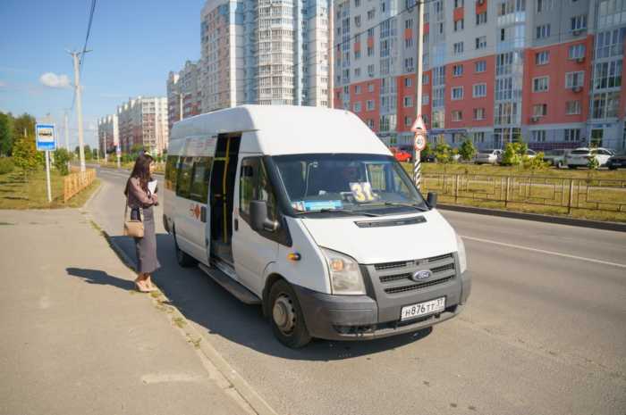 По улице Кудряшова организовано движение общественного транспорта.