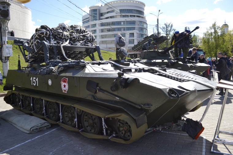 В День Победы на площади Пушкина пройдет выставка военной техники.