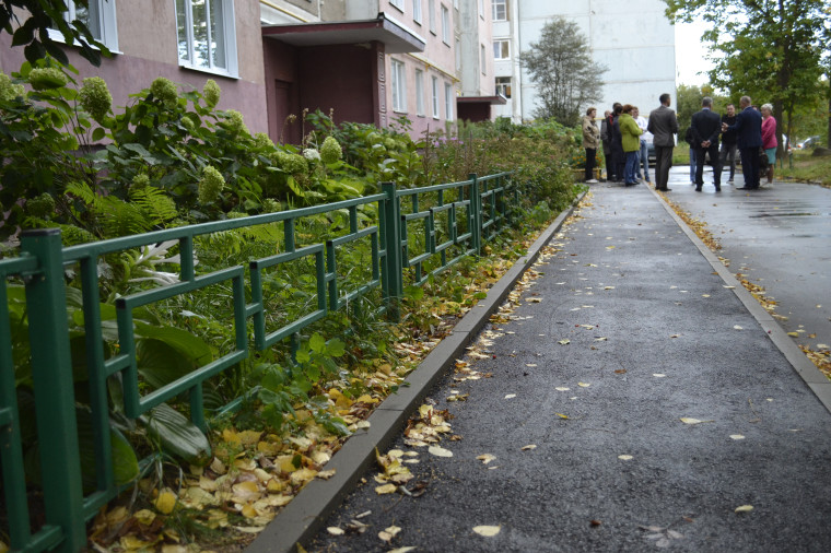 У дома 16 на Кохомском шоссе завершили ремонт двора.