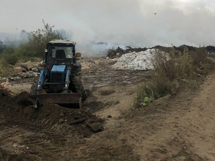 Продолжается ликвидация последствий самовозгорания отходов на полигоне «Зелесье».