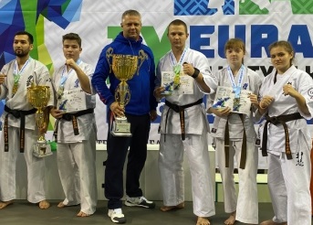 Ивановцы завоевали 8 медалей на Кубке ЕврАзии по всестилевому каратэ.