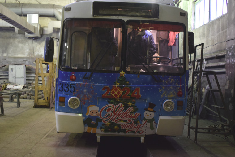 Ивановское троллейбусное предприятие создает праздничное настроение жителям Иванова.