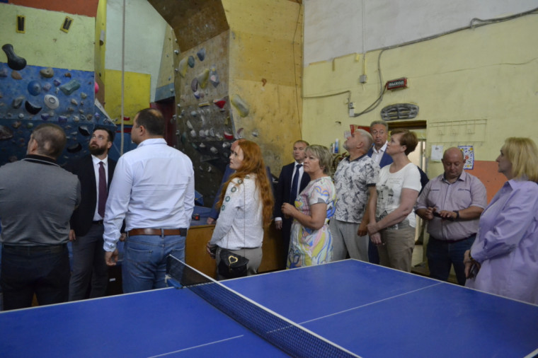 Депутаты Ивгордумы посетили образовательный центр «Омега-парк».