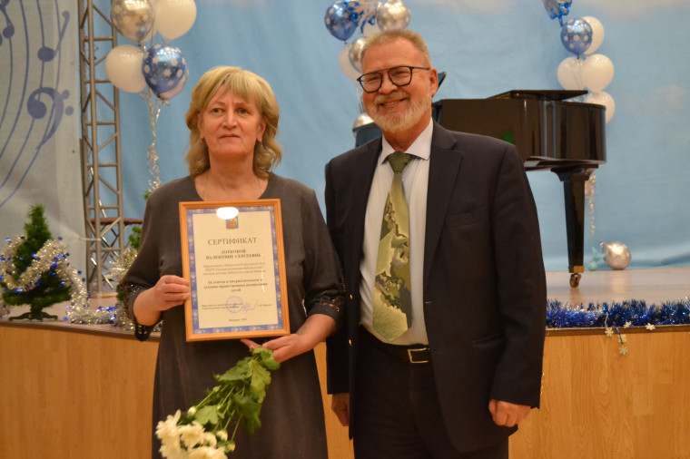 В областном центре вручили награды юным дарованиям и их педагогам.