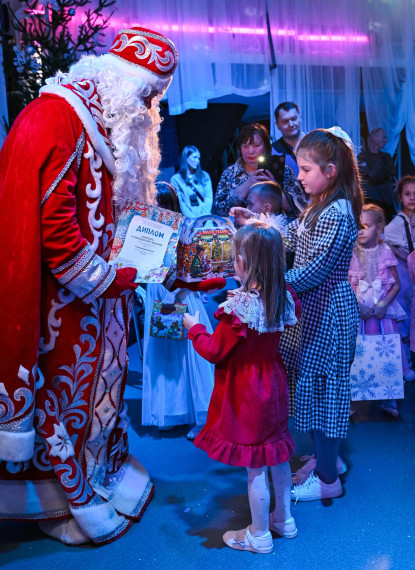 В Иванове наградили юных победителей городского конкурса &quot;Мой подарок Деду Морозу&quot;.