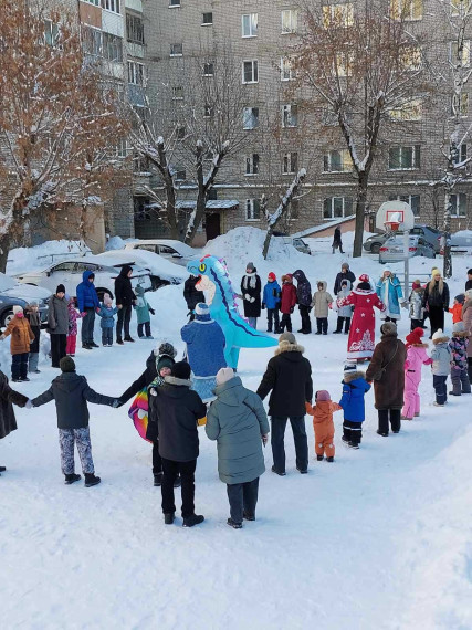 В ТОСе «Коммунар» прошел новогодний праздник для жителей.