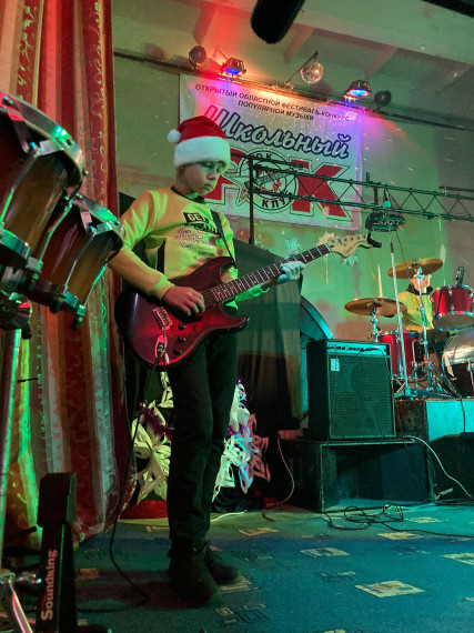 В областном центре состоялся фестиваль «Дебюты…» (Школьный рок).