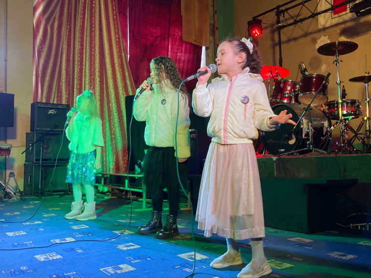 В областном центре состоялся фестиваль «Дебюты…» (Школьный рок).