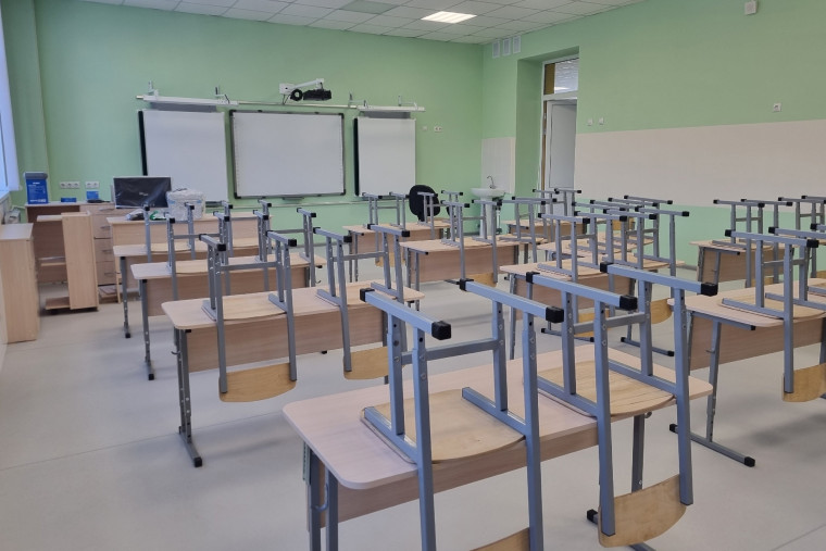 В новый школьный корпус в Суховке на первом этапе переведут 8 классов.