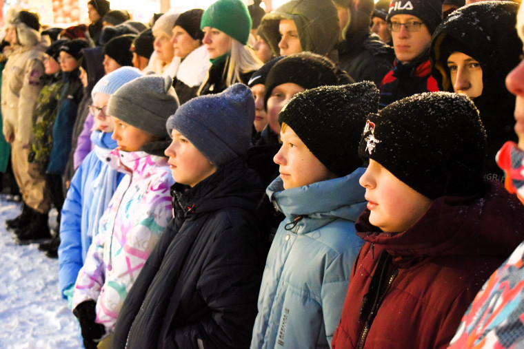 В честь 80-летия полного освобождения Ленинграда от фашистской блокады ивановцы зажгли «900 свечей».