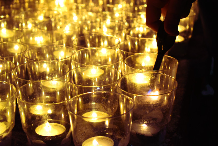 В честь 80-летия полного освобождения Ленинграда от фашистской блокады ивановцы зажгли «900 свечей».