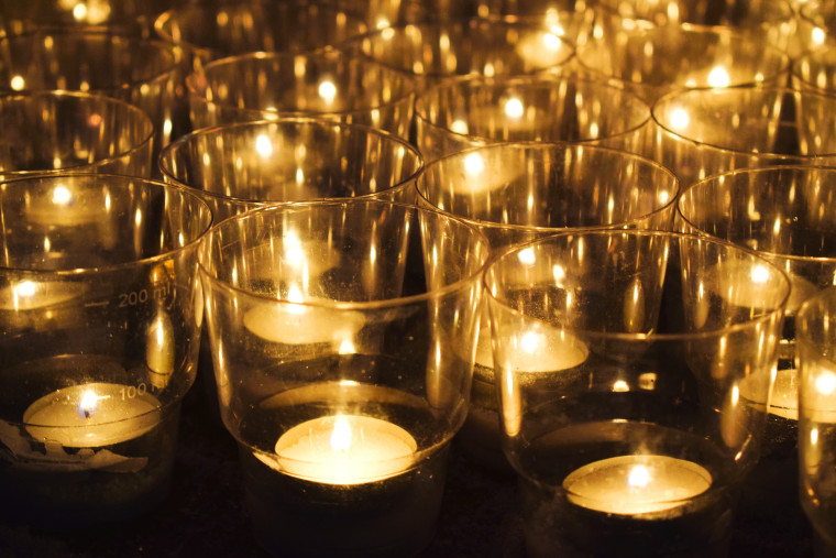 В честь 80-летия полного освобождения Ленинграда от фашистской блокады ивановцы зажгли «900 свечей».