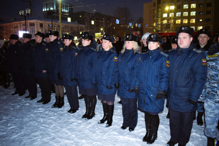 В честь 80-летия полного освобождения Ленинграда от фашистской блокады ивановцы зажгли «900 свечей».