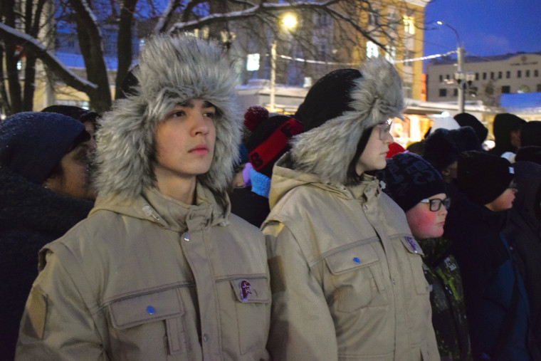 В честь 80-летия полного освобождения Ленинграда от фашистской блокады ивановцы зажгли «900 свечей».