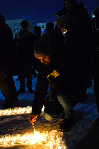 В честь 80-летия полного освобождения Ленинграда от фашистской блокады ивановцы зажгли «900 свечей».