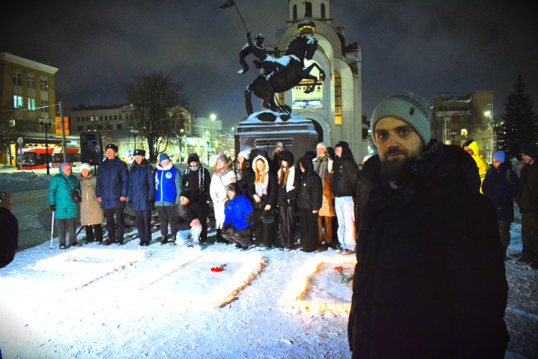 В честь 80-летия полного освобождения Ленинграда от фашистской блокады ивановцы зажгли «900 свечей».