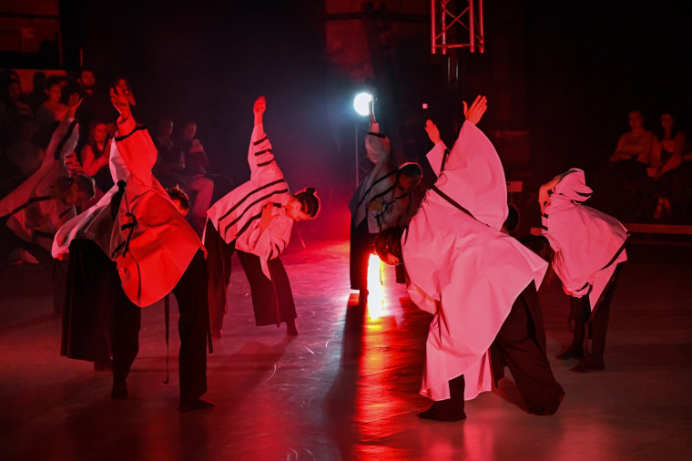 В ЦКиО состоялась премьера спектакля по творчеству Владимира Высоцкого.