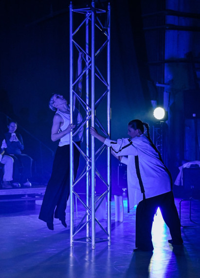 В ЦКиО состоялась премьера спектакля по творчеству Владимира Высоцкого.