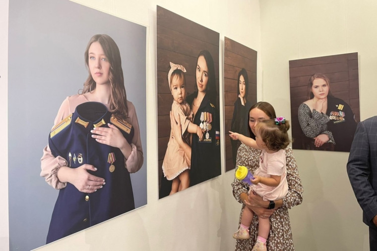 В Иванове открылась фотовыставка «Жена Героя».
